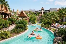 PortAventura o Parque Warner: qué cambia realmente entre los dos
