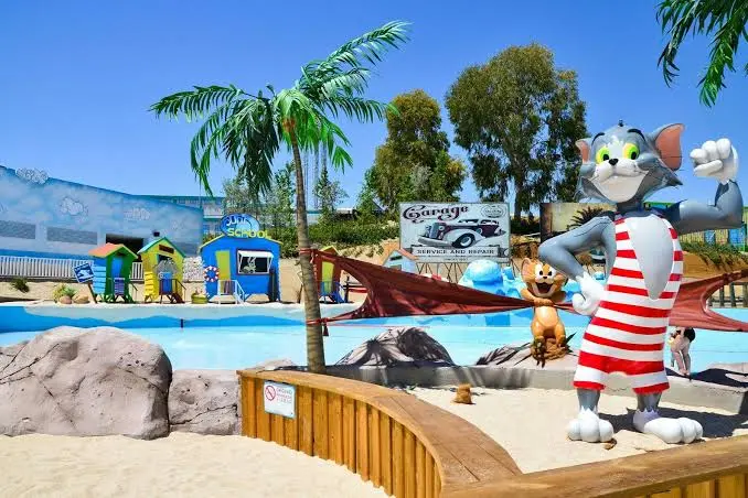 Parque Warner Beach